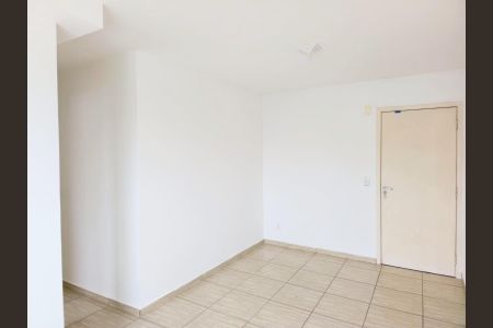 Sala  de apartamento para alugar com 2 quartos, 47m² em Vila das Palmeiras, Guarulhos