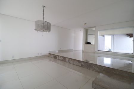Sala de casa para alugar com 4 quartos, 240m² em Jardim Karaíba, Uberlândia