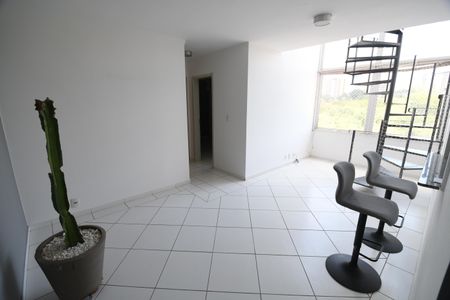 Sala 1 de apartamento para alugar com 3 quartos, 167m² em Mansões Santo Antônio, Campinas