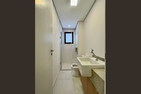 Banheiro de apartamento para alugar com 1 quarto, 55m² em Centro, Campinas