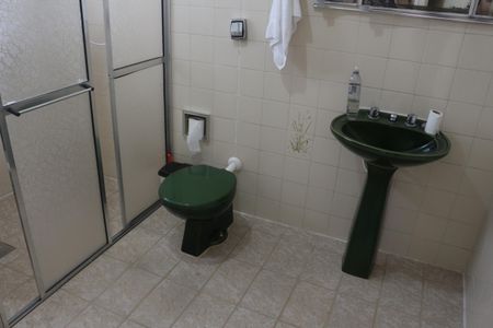 Casa à venda com 261m², 3 quartos e 4 vagasBanheiro 1