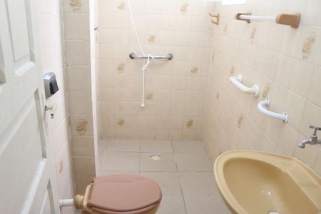 Casa à venda com 261m², 3 quartos e 4 vagasBanheiro 2