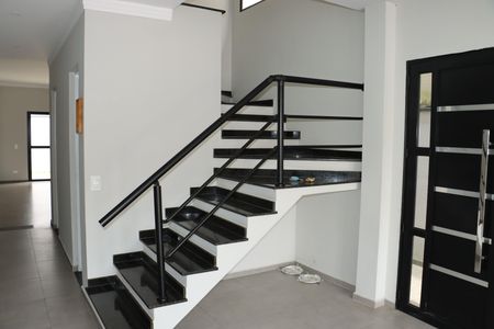 Casa de condomínio para alugar com 145m², 3 quartos e 3 vagasEscada