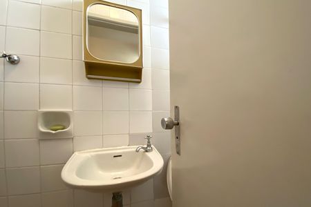 Apartamento à venda com 170m², 4 quartos e 3 vagas Apartamento à venda com 170m², 4 quartos e 3 vagasBanheiro de serviço