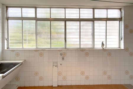 Apartamento à venda com 170m², 4 quartos e 3 vagas Apartamento à venda com 170m², 4 quartos e 3 vagasÁrea de Serviço