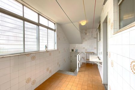 Apartamento à venda com 170m², 4 quartos e 3 vagas Apartamento à venda com 170m², 4 quartos e 3 vagasÁrea de Serviço