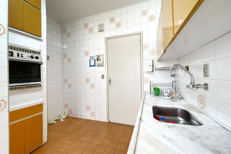 Apartamento à venda com 170m², 4 quartos e 3 vagas Apartamento à venda com 170m², 4 quartos e 3 vagasCozinha