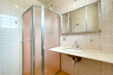 Apartamento à venda com 170m², 4 quartos e 3 vagas Apartamento à venda com 170m², 4 quartos e 3 vagasBanheiro da Suíte 1