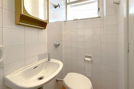 Apartamento à venda com 170m², 4 quartos e 3 vagas Apartamento à venda com 170m², 4 quartos e 3 vagasBanheiro de serviço