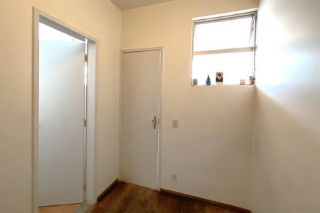 Apartamento à venda com 170m², 4 quartos e 3 vagas Apartamento à venda com 170m², 4 quartos e 3 vagasQuarto de Serviço