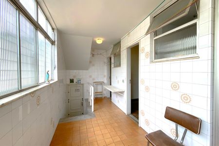 Apartamento à venda com 170m², 4 quartos e 3 vagas Apartamento à venda com 170m², 4 quartos e 3 vagasÁrea de Serviço