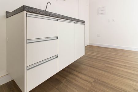 Apartamento à venda com 2422m², 1 quarto e sem vaga Apartamento à venda com 2422m², 1 quarto e sem vagaSala / Cozinha
