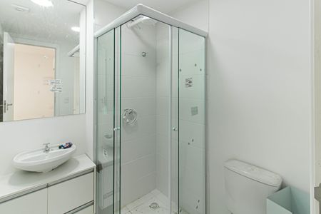 Banheiro de apartamento para alugar com 1 quarto, 2422m² em Barra Funda, São Paulo