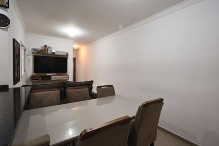 Sala de apartamento à venda com 2 quartos, 64m² em Pinheirinho, Santo André
