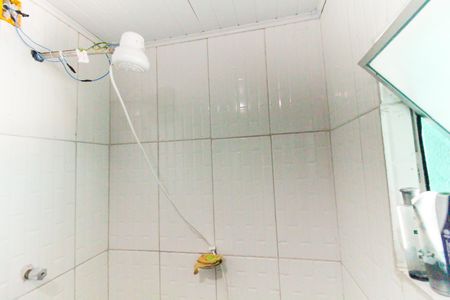 Banheiro de casa para alugar com 1 quarto, 50m² em Vila Carmosina, São Paulo