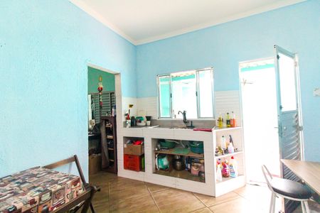 Cozinha de casa para alugar com 1 quarto, 50m² em Vila Carmosina, São Paulo