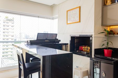 Apartamento à venda com 255m², 4 quartos e 5 vagas Apartamento à venda com 255m², 4 quartos e 5 vagasVaranda gourmet