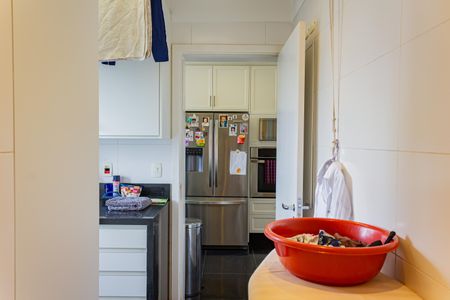 Apartamento à venda com 255m², 4 quartos e 5 vagas Apartamento à venda com 255m², 4 quartos e 5 vagasÁrea de Serviço