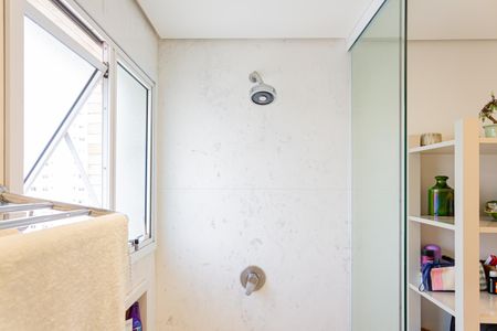 Apartamento à venda com 255m², 4 quartos e 5 vagas Apartamento à venda com 255m², 4 quartos e 5 vagasBanheiro da Suíte 1