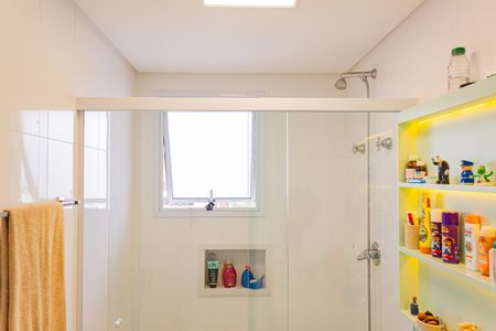 Apartamento à venda com 255m², 4 quartos e 5 vagas Apartamento à venda com 255m², 4 quartos e 5 vagasBanheiro da Suíte 2