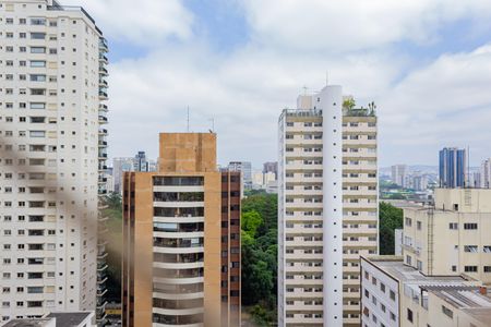 Apartamento à venda com 255m², 4 quartos e 5 vagas Apartamento à venda com 255m², 4 quartos e 5 vagasVista da Suíte 2