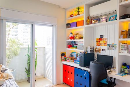 Apartamento à venda com 255m², 4 quartos e 5 vagas Apartamento à venda com 255m², 4 quartos e 5 vagasSuíte 2