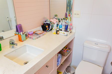 Apartamento à venda com 255m², 4 quartos e 5 vagas Apartamento à venda com 255m², 4 quartos e 5 vagasBanheiro da Suíte 3