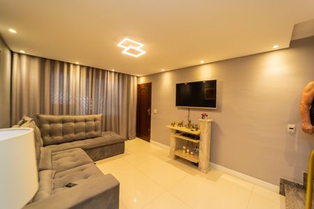 Casa à venda com 78m², 3 quartos e 2 vagasSala