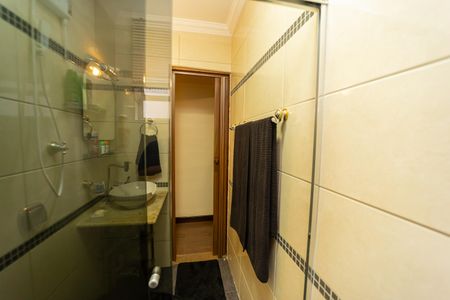 Casa à venda com 78m², 3 quartos e 2 vagasBanheiro