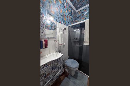 Casa à venda com 300m², 5 quartos e 2 vagasBanheiro - Fundos