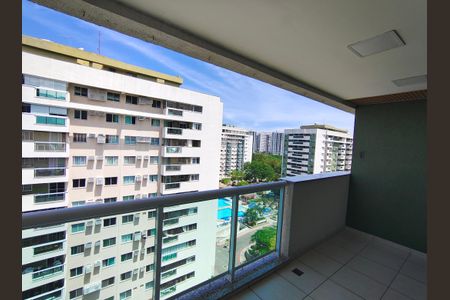 Varanda - Sala de apartamento à venda com 2 quartos, 65m² em Barra da Tijuca, Rio de Janeiro