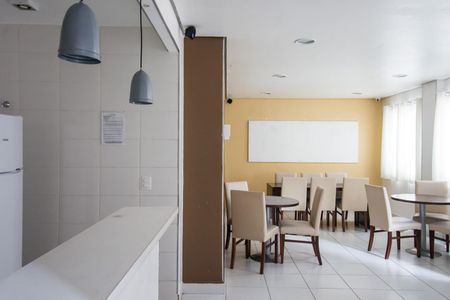 Apartamento à venda com 60m², 2 quartos e 1 vaga Apartamento à venda com 60m², 2 quartos e 1 vagaÁrea comum - Salão de festas