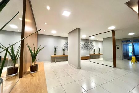 Apartamento à venda com 67m², 2 quartos e 1 vaga Apartamento à venda com 67m², 2 quartos e 1 vagaHall social