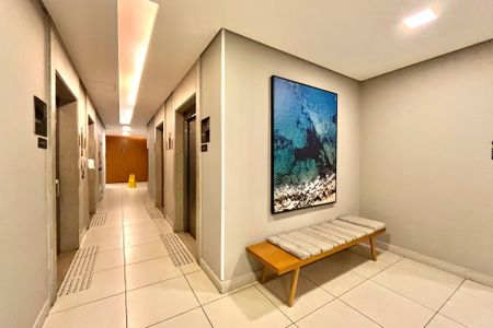 Apartamento à venda com 67m², 2 quartos e 1 vaga Apartamento à venda com 67m², 2 quartos e 1 vagaHall