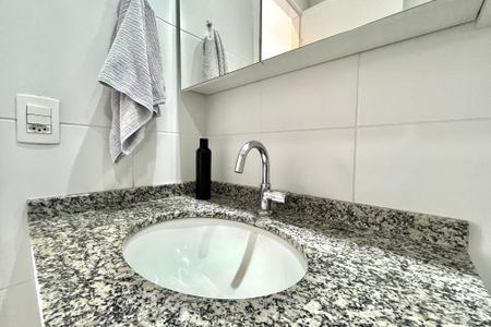 Apartamento à venda com 67m², 2 quartos e 1 vaga Apartamento à venda com 67m², 2 quartos e 1 vagaBanheiro Corredor
