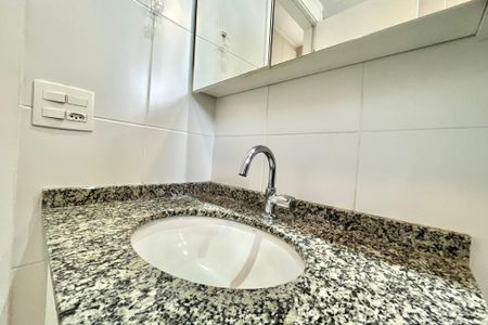 Apartamento à venda com 67m², 2 quartos e 1 vaga Apartamento à venda com 67m², 2 quartos e 1 vagaBanheiro da Suíte