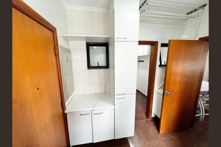 Apartamento para alugar com 158m², 4 quartos e 3 vagasÁrea de Serviço