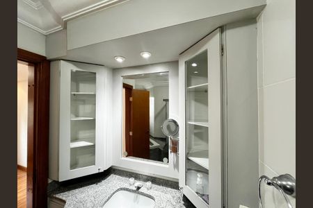 Apartamento para alugar com 158m², 4 quartos e 3 vagasBanheiro da Suíte