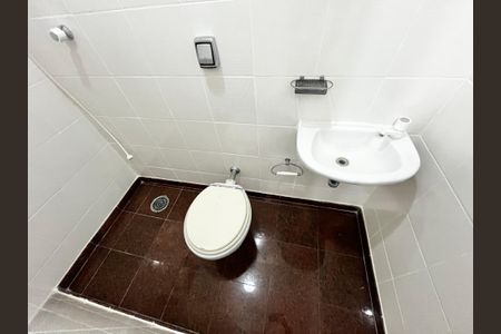 Apartamento para alugar com 158m², 4 quartos e 3 vagasBanheiro de serviço