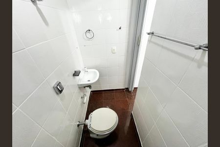 Apartamento para alugar com 158m², 4 quartos e 3 vagasBanheiro de serviço