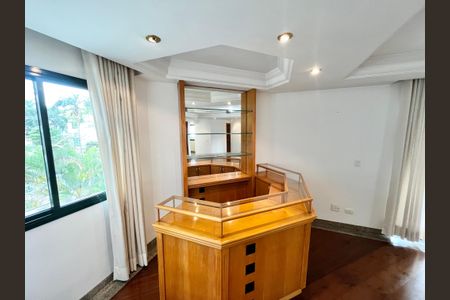 Apartamento para alugar com 158m², 4 quartos e 3 vagasSala