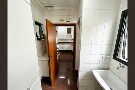 Apartamento para alugar com 158m², 4 quartos e 3 vagasÁrea de Serviço