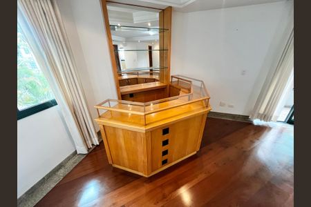 Apartamento para alugar com 158m², 4 quartos e 3 vagasSala