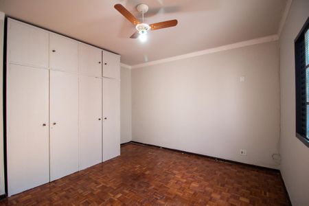 Casa para alugar com 330m², 3 quartos e 2 vagas Casa para alugar com 330m², 3 quartos e 2 vagasQuarto 1