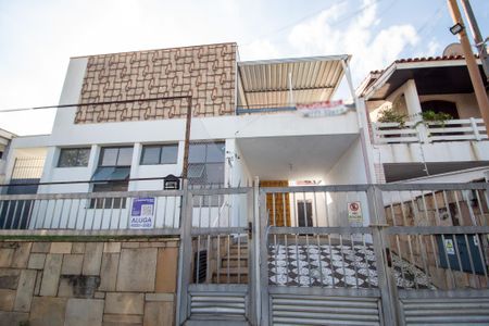 Casa para alugar com 330m², 3 quartos e 2 vagas Casa para alugar com 330m², 3 quartos e 2 vagasFachada