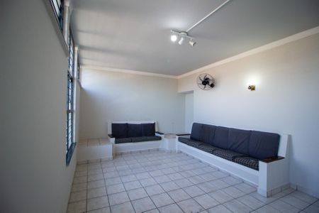 Sala  de casa para alugar com 3 quartos, 330m² em Jardim Santa Rosália, Sorocaba