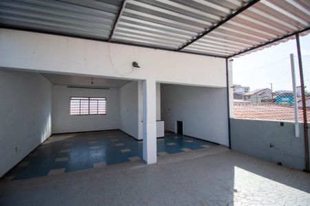 Casa para alugar com 330m², 3 quartos e 2 vagas Casa para alugar com 330m², 3 quartos e 2 vagasTerraço