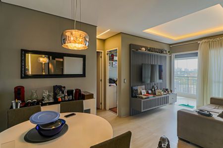 Sala de apartamento à venda com 2 quartos, 75m² em Caxingui, São Paulo