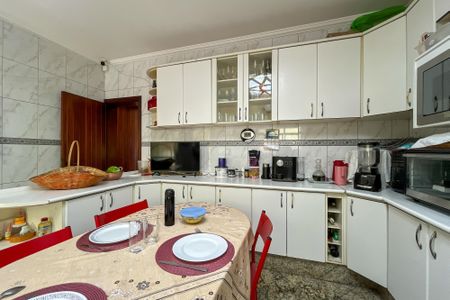 Casa à venda com 185m², 5 quartos e 3 vagasCozinha