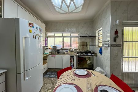 Casa à venda com 185m², 5 quartos e 3 vagasCozinha